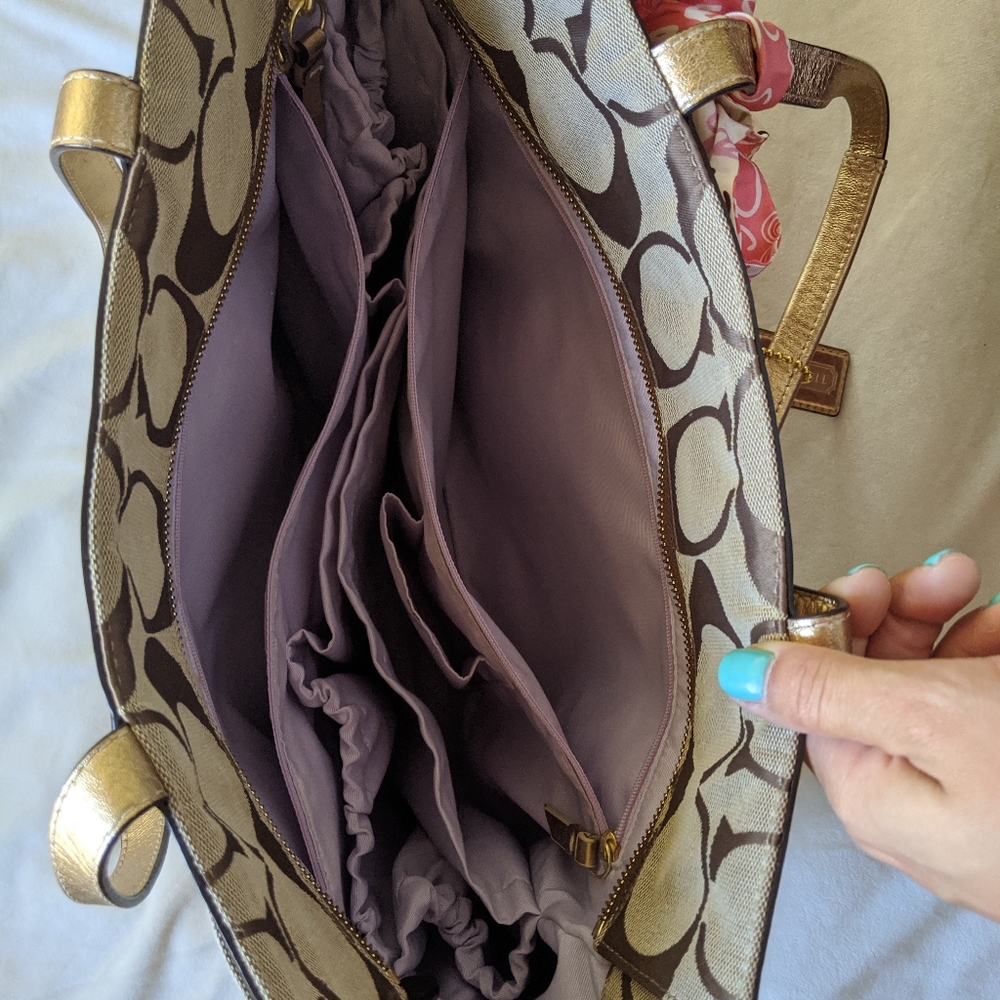 Coach Signature Canvas Large Tote Brown - Picture 6 of 8